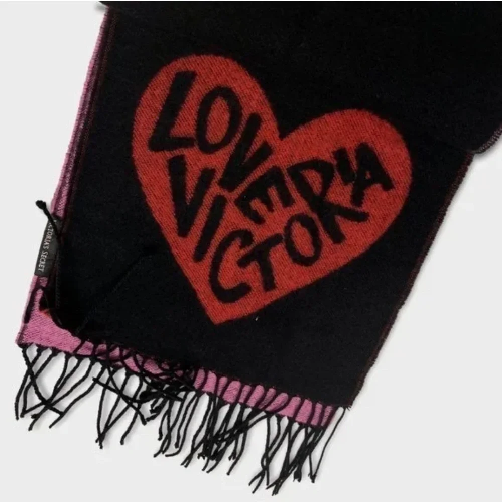 VICTORIAS SECRET SCARF PINK & BLACK LOVE VICTORIA WINTER ANGEL